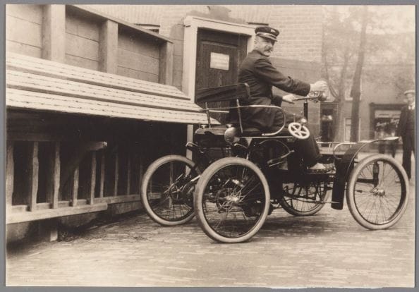 De eerste auto