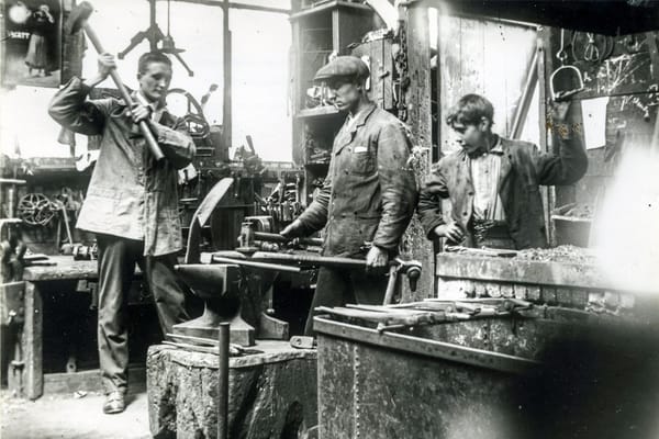 Margreet van der Hut – de schrijfster en de smederij